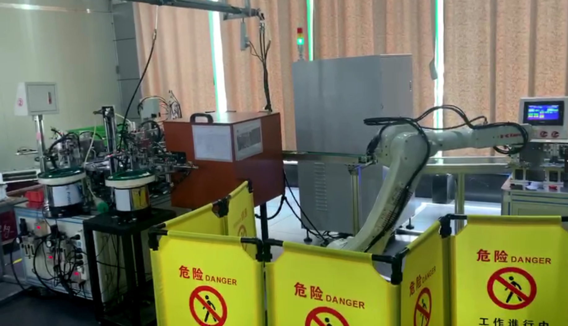 自動組裝+機器人周轉(zhuǎn)+自動測試